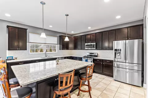 2352 Naples Dr, Valparaiso, IN 46385 photo 5