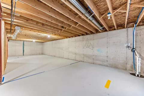 2352 Naples Dr, Valparaiso, IN 46385 photo 14