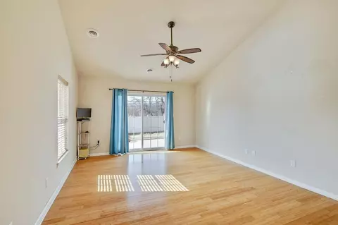 1218 Sawgrass Dr, Griffith, IN 46319 photo 9
