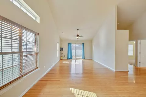 1218 Sawgrass Dr, Griffith, IN 46319 photo 7