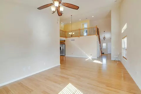 1218 Sawgrass Dr, Griffith, IN 46319 photo 5