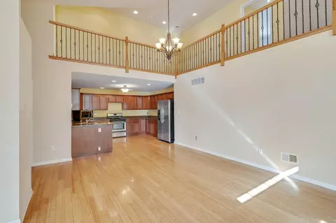 1218 Sawgrass Dr, Griffith, IN 46319 photo 6