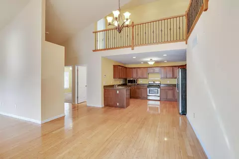 1218 Sawgrass Dr, Griffith, IN 46319 photo 4