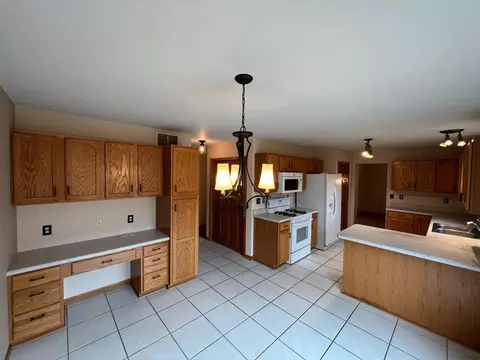 914 Brookfield Dr, Porter, IN 46304 photo 4