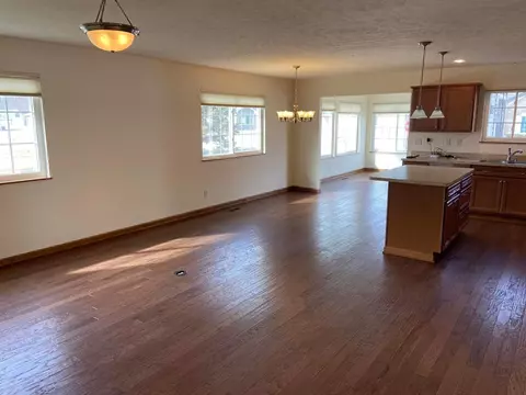 461 Allium Ct, Valparaiso, IN 46385 photo 4