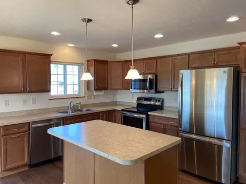 461 Allium Ct, Valparaiso, IN 46385 photo 2