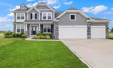 10186 Golden Crest Dr, Saint John, IN 46373 photo 1