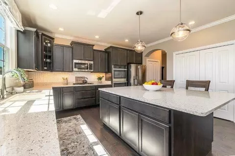 10186 Golden Crest Dr, Saint John, IN 46373 photo 3