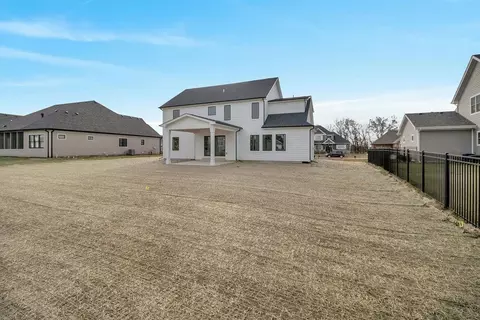 13060 Bluestem Dr, Saint John, IN 46373 photo 9