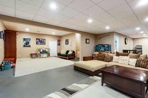 9832 Trinity Ct, De Motte, IN 46310 photo 21