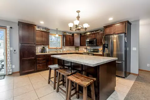 9832 Trinity Ct, De Motte, IN 46310 photo 6
