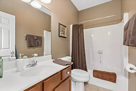1230 Sawgrass Dr, Griffith, IN 46319 photo 21