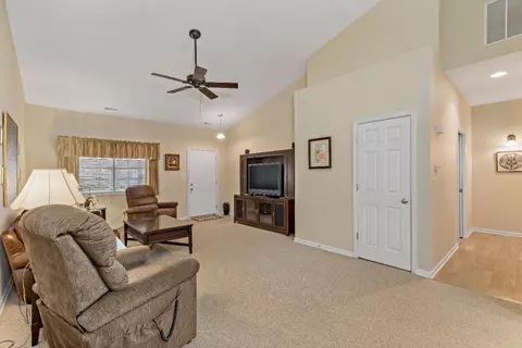 1230 Sawgrass Dr, Griffith, IN 46319 photo 6