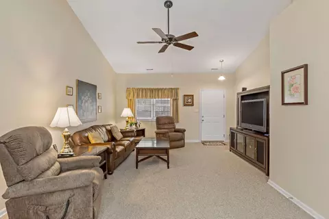 1230 Sawgrass Dr, Griffith, IN 46319 photo 4