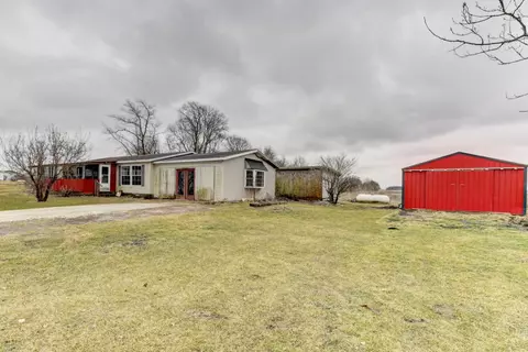4585 W 700, Morocco, IN 47963 photo 2