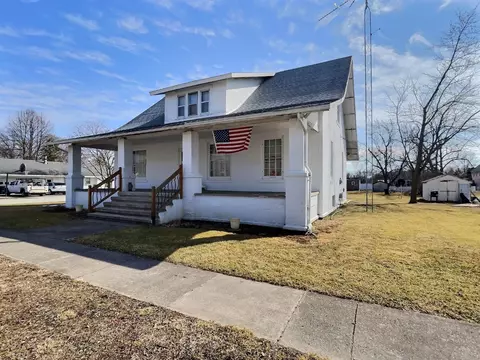 133 E Broadway St, Brook, IN 47922 photo 1