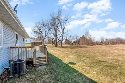 402 E Casey St, Hebron, IN 46341 photo 2