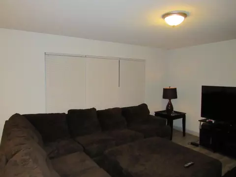 277 E 130th Pl, Crown Point, IN 46307 photo 2