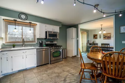 526 Cherry Hill Rd, Dyer, IN 46311 photo 8
