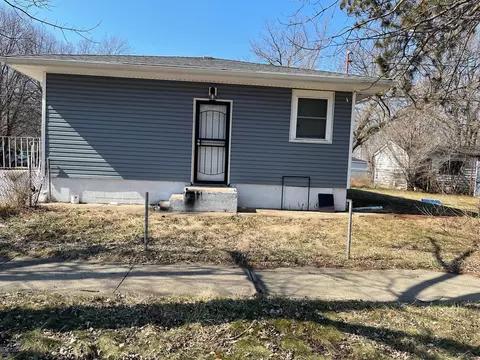 892 E 35th Pl, Gary, IN 46409 photo 4