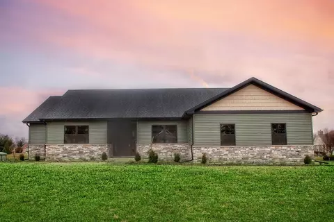 639 Blackbird Ln, Kouts, IN 46347 photo 1