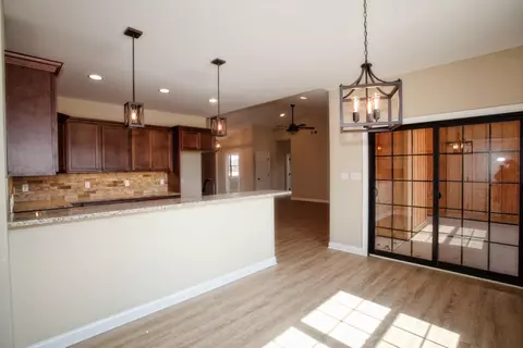 639 Blackbird Ln, Kouts, IN 46347 photo 4