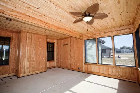 639 Blackbird Ln, Kouts, IN 46347 photo 17