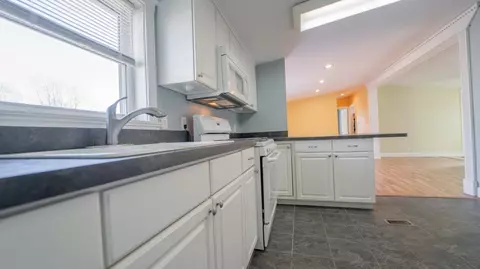 10599 N 291, De Motte, IN 46310 photo 17