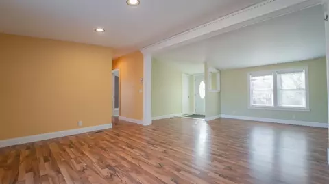 10599 N 291, De Motte, IN 46310 photo 4
