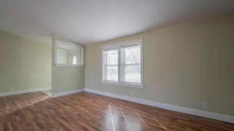 10599 N 291, De Motte, IN 46310 photo 7
