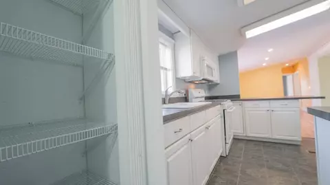 10599 N 291, De Motte, IN 46310 photo 16