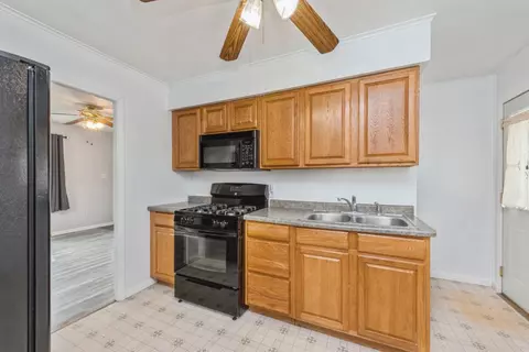 210 Michigami Trl, Porter, IN 46304 photo 5