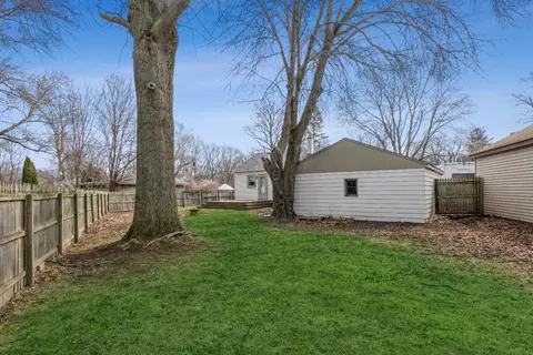 210 Michigami Trl, Porter, IN 46304 photo 20