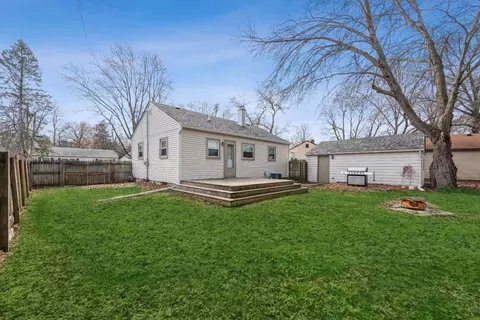 210 Michigami Trl, Porter, IN 46304 photo 16