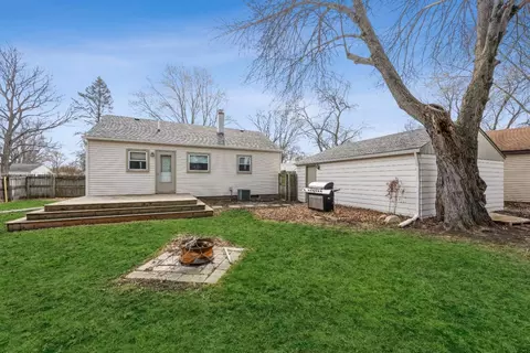 210 Michigami Trl, Porter, IN 46304 photo 18