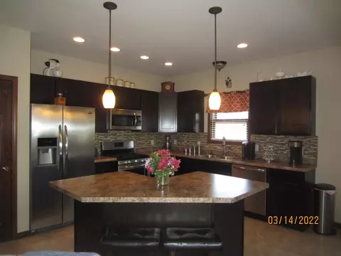 222 Cessna Dr, Burns Harbor, IN 46304 photo 3