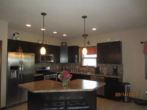 222 Cessna Dr, Burns Harbor, IN 46304 photo 4