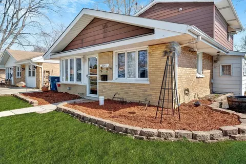 3141 Phillips Ave, Steger, IL 60475 photo 2