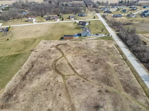 637 Yellowstone Dr, Hebron, IN 46349 photo 5