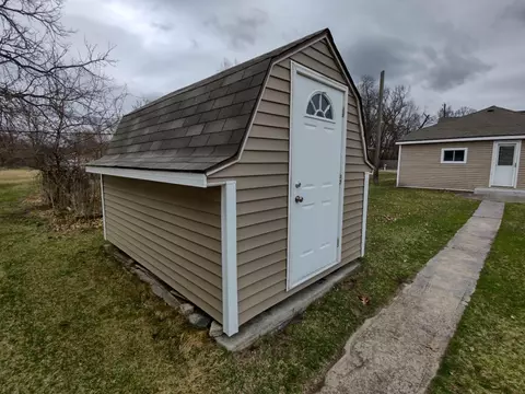703 E John St, Knox, IN 46534 photo 16