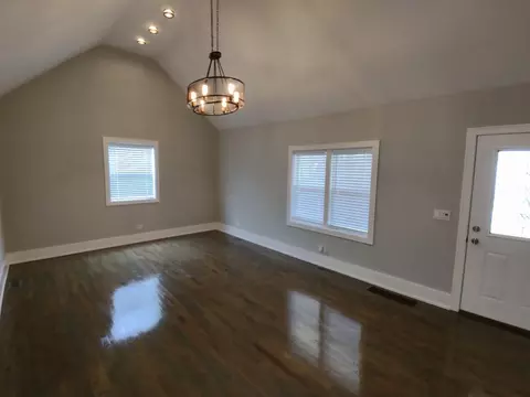 703 E John St, Knox, IN 46534 photo 2