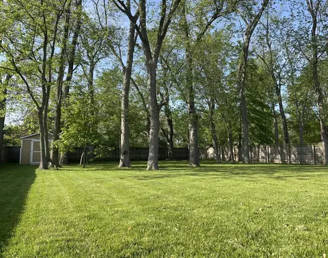 227 Fairchild Dr, Burns Harbor, IN 46304 photo 6