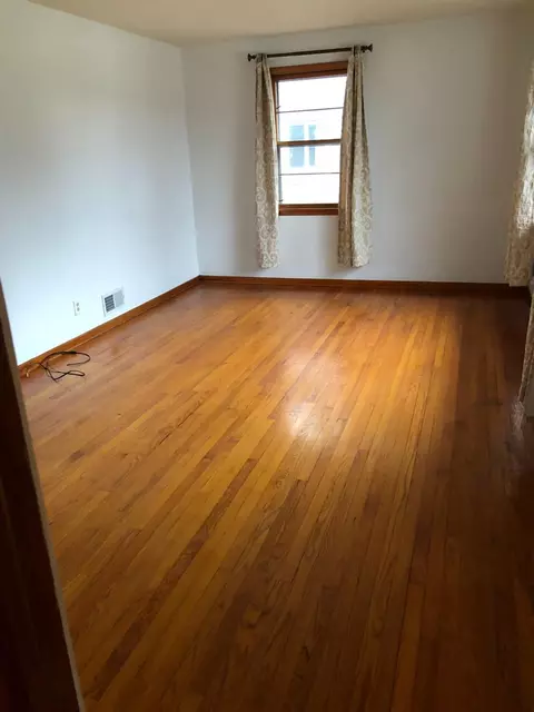 625 N Broad St, Griffith, IN 46319 photo 2