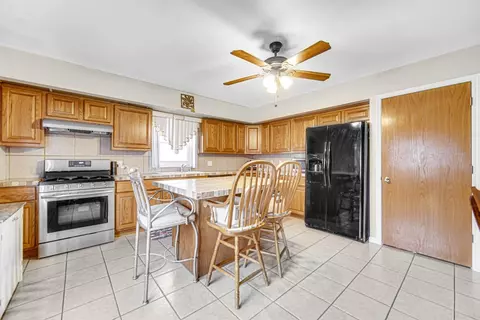 618 E Pine Pl, Griffith, IN 46319 photo 8