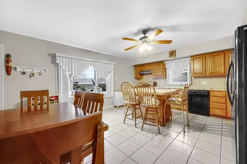 618 E Pine Pl, Griffith, IN 46319 photo 10
