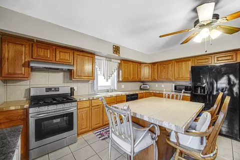 618 E Pine Pl, Griffith, IN 46319 photo 9
