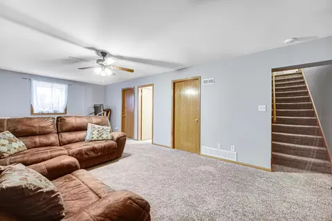 618 E Pine Pl, Griffith, IN 46319 photo 16