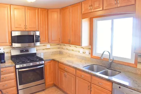 235 Maple Ln, Munster, IN 46321 photo 10