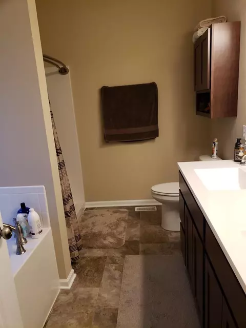 2203 Monaghan Ave, Valparaiso, IN 46385 photo 9