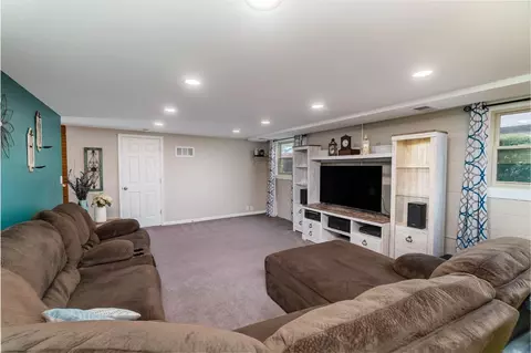 8103 Jackson Ave, Munster, IN 46321 photo 12